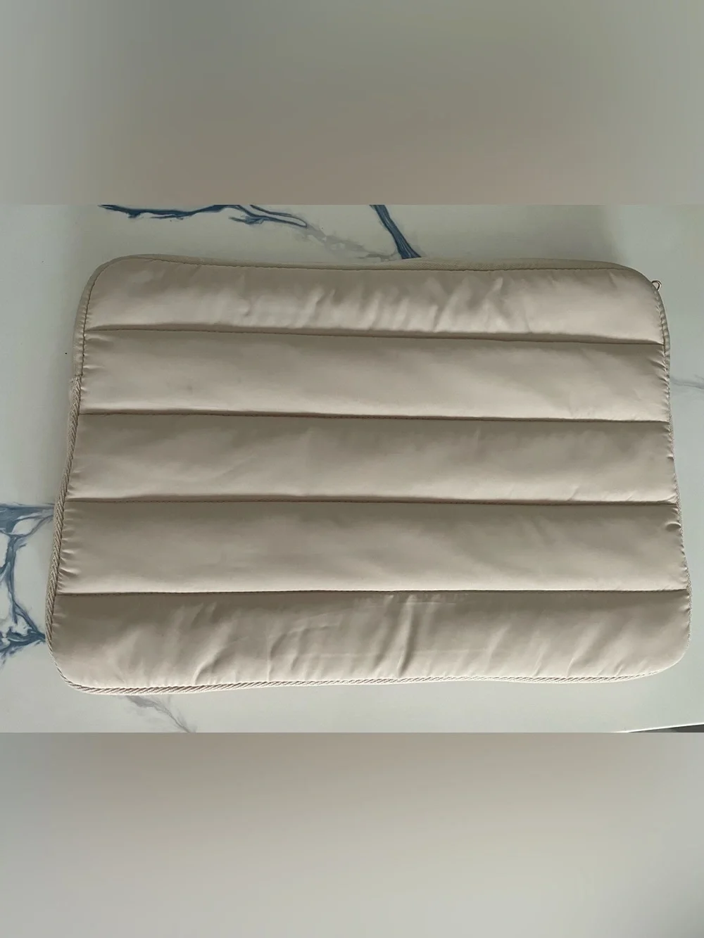 VANDEL Puffer Padded Cream laptop/tablet Sleeve – Puffer Protective Case